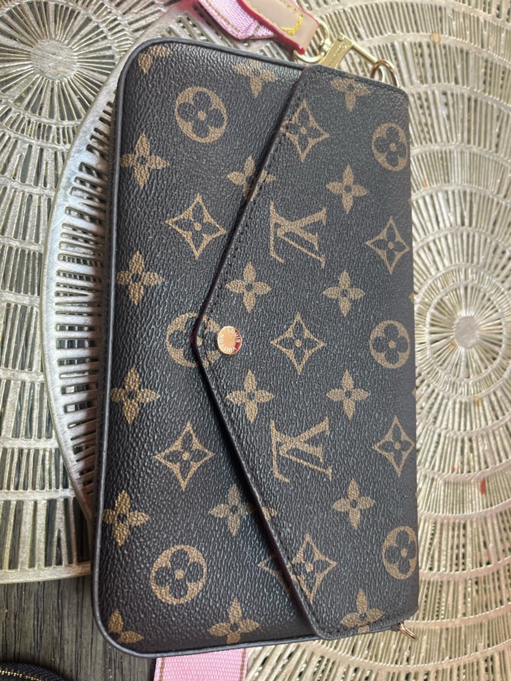 Louis Vuitton Monogram Envelope Clutch with Pink Accents - Picture 3 of 4